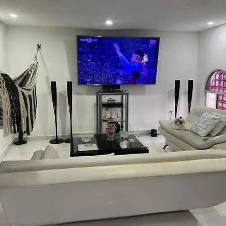 Hermosa Casa Familiar